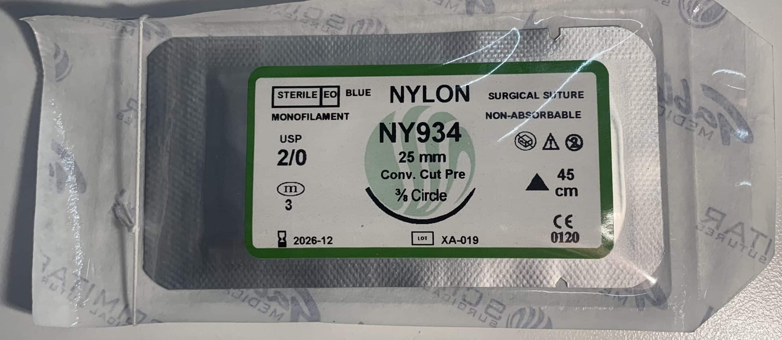 NylonSure™ Non-Absorbable Nylon Suture 2/0 – 3⁄8 Circle, 45 cm
